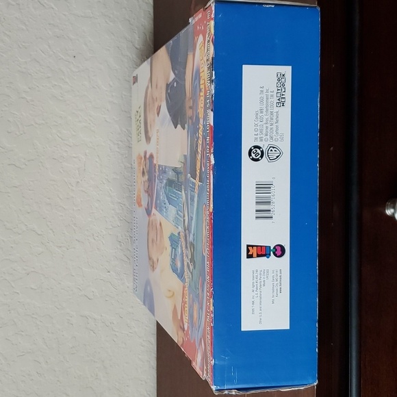 Batman Party Express from Hallmark, Light & Sound Centerpiece, Table cov… - Picture 5 of 6